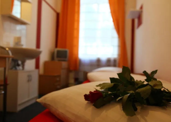 招待所 Hotel-pension Insor *