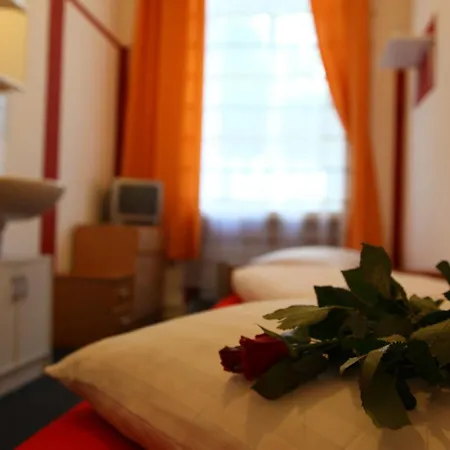 ゲストハウス Hotel-pension Insor *